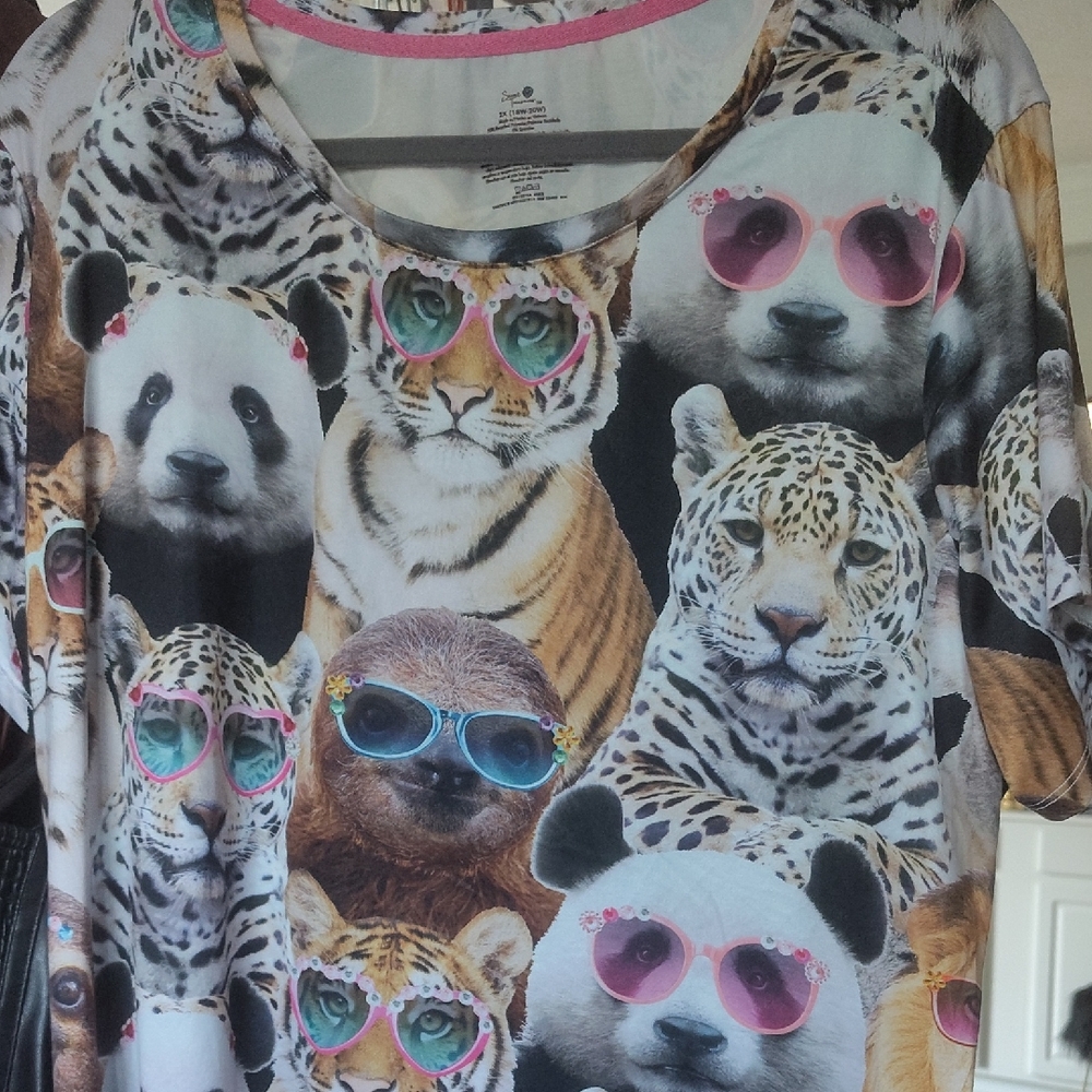 3/$10💥Secret Treasures Animal Lounge Top Sz 2X